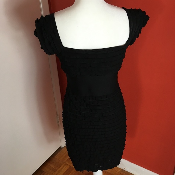 Max Studio ladies lined black cap-sleeve dress - Picture 5 of 8